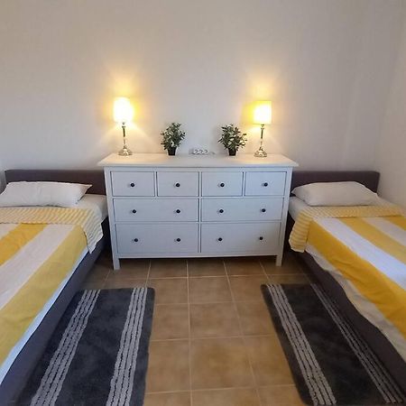 Sunset Suite Victoria Bagian luar foto