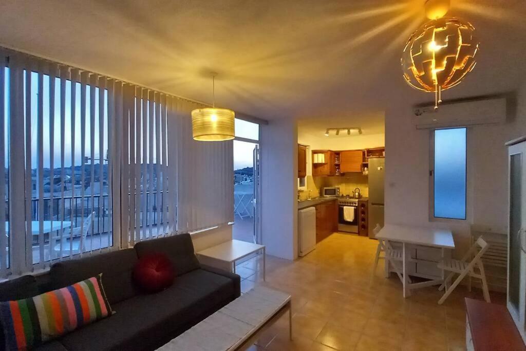 Sunset Suite Victoria Bagian luar foto
