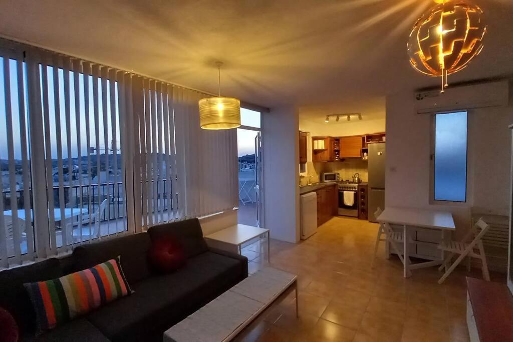 Sunset Suite Victoria Bagian luar foto