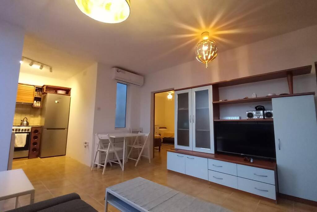 Sunset Suite Victoria Bagian luar foto