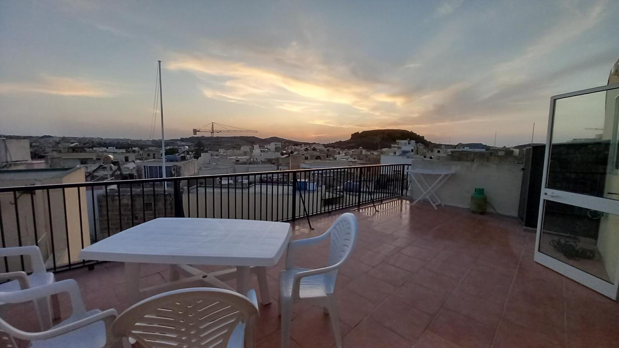 Sunset Suite Victoria Bagian luar foto